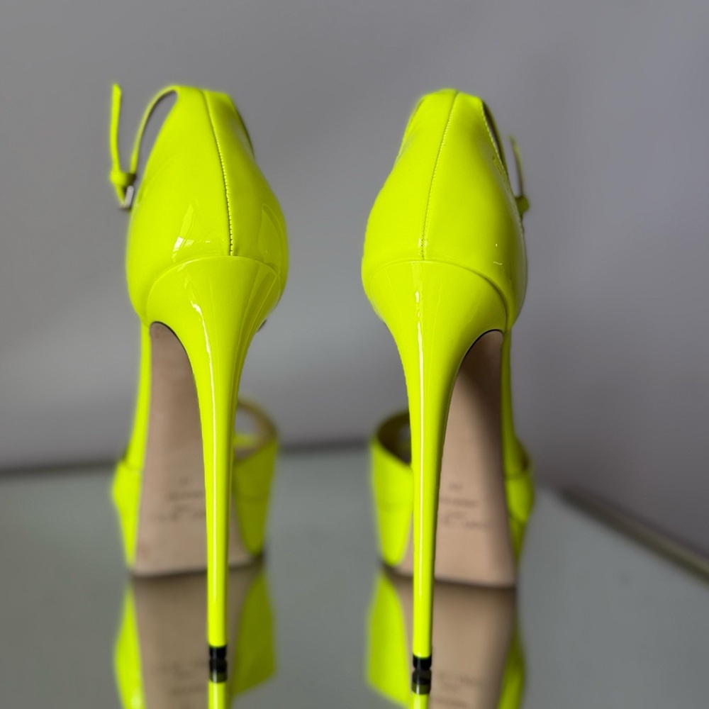 Like New JIMMY CHOO Max 150 patent leather platform neon yellow sandals 38 $1095 - Picture 9 of 13